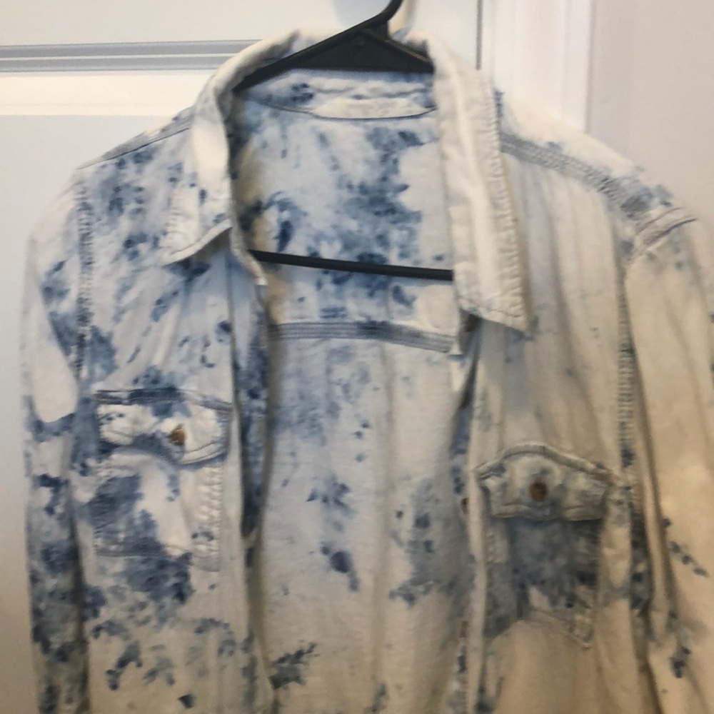 Button down - Picture 2 of 5